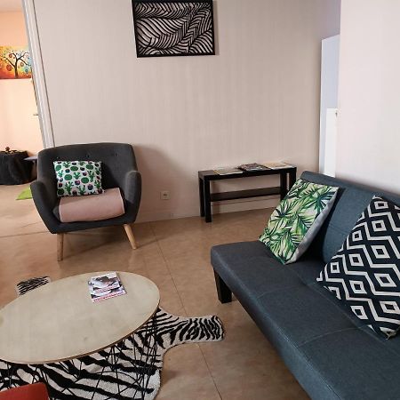 Apartmán Cap Coutellerie - Sejours Pros Ou Familles En Hypercentre De Thiers Exteriér fotografie