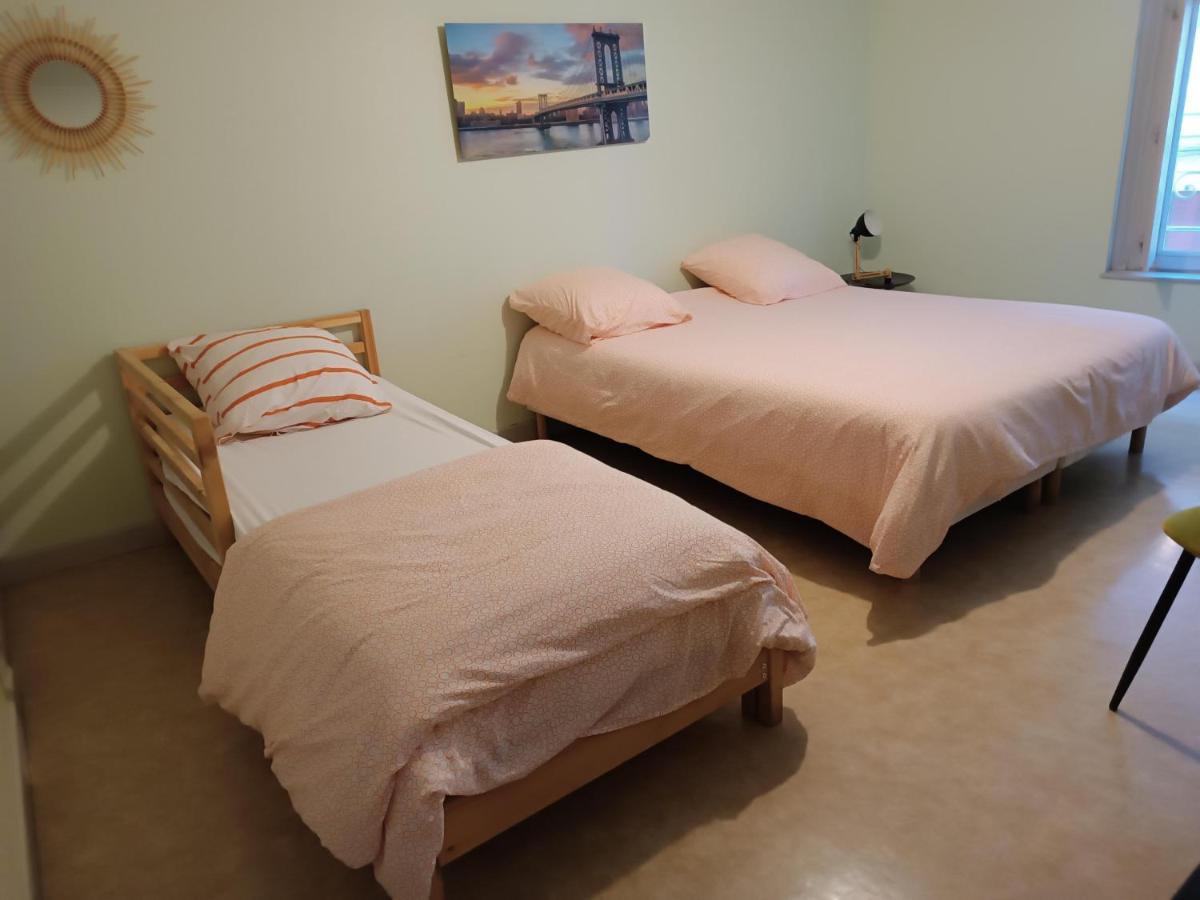 Apartmán Cap Coutellerie - Sejours Pros Ou Familles En Hypercentre De Thiers Exteriér fotografie
