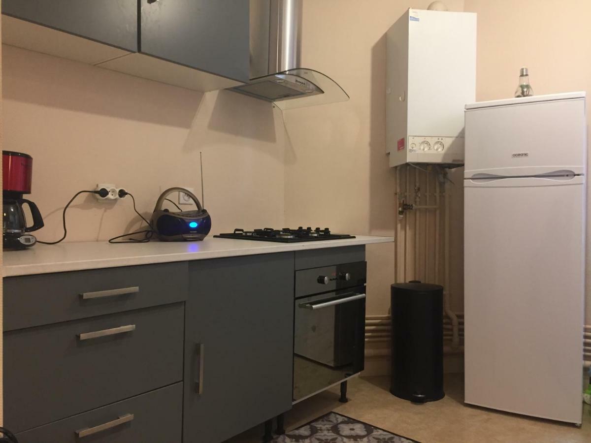 Apartmán Cap Coutellerie - Sejours Pros Ou Familles En Hypercentre De Thiers Exteriér fotografie