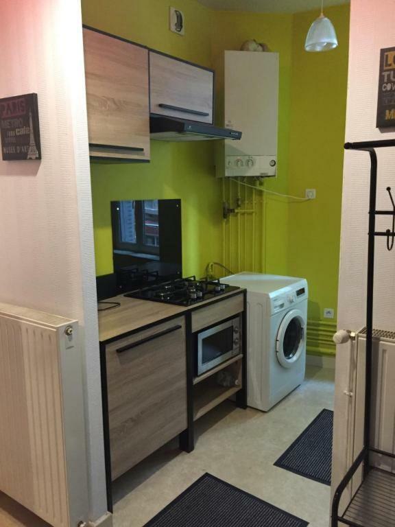 Apartmán Cap Coutellerie - Sejours Pros Ou Familles En Hypercentre De Thiers Exteriér fotografie
