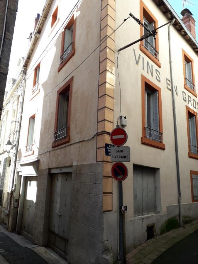 Apartmán Cap Coutellerie - Sejours Pros Ou Familles En Hypercentre De Thiers Exteriér fotografie